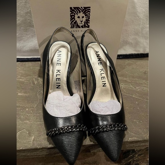 Anne Klein black heels - Picture 2 of 5